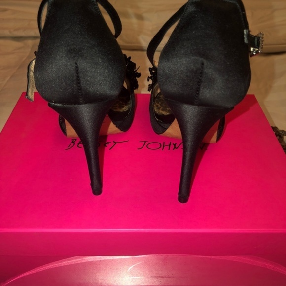 Betsey Johnson Black Satin Pumps with Sequins - Picture 6 of 8